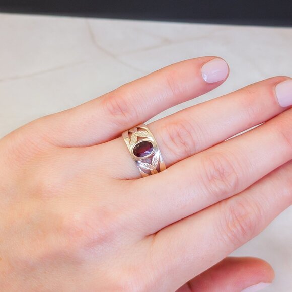 Sterling Silver Leaf Band Ring with Ruby – Bezel Set Oval Stone, Size 8.25 - Picture 9 of 9